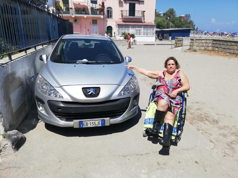 ISCHIA, I VIGILI MULTANO DISABILE MENTRE ERA AL MARE