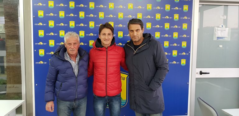 ISCHIA CALCIO: SVINCOLATO PIETRO FERRARI