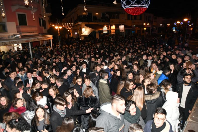 CAPODANNO 2019, TANTA GENTE IN PIAZZA