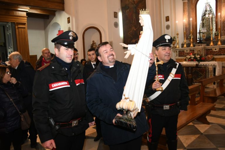 FOTO – LA STATUA DELLA MADONNA RITORNA NELLA CHIESA DI S. SEBASTIANO