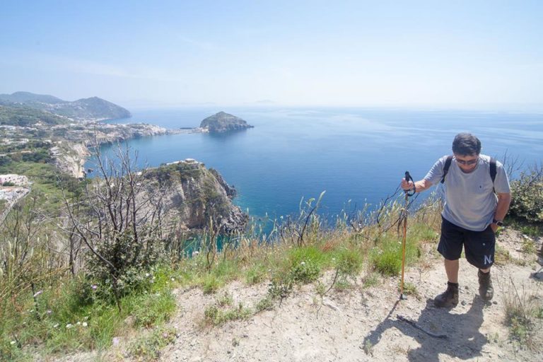 ISCHIA, TORNA “ANDAR PER SENTIERI”