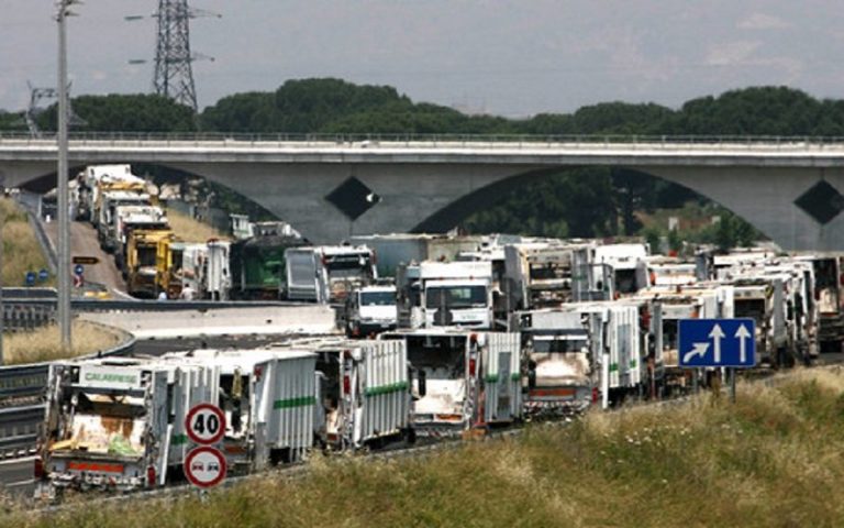 BLOCCATO A GIUGLIANO UN CAMION DELLA BARANO MULTISERVIZI: CONTIENE MATERIALE NON CONFORME ALLE REGOLE DI SCARICO