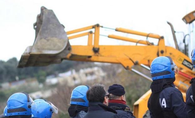 RUSPE A LACCO AMENO, RIPRENDONO GLI ABBATTIMENTI