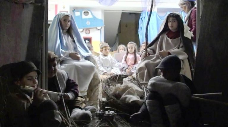 GRANDE SUCCESSO A SANT’ANTUONO PER IL PRESEPE VIVENTE DEI BAMBINI DEL “MONTEMURRI”