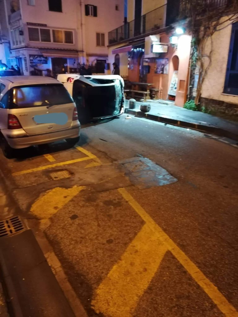 ULTIM’ORA, AUTO SI RIBALTA A ISCHIA, ILLESO IL GIOVANE CONDUCENTE