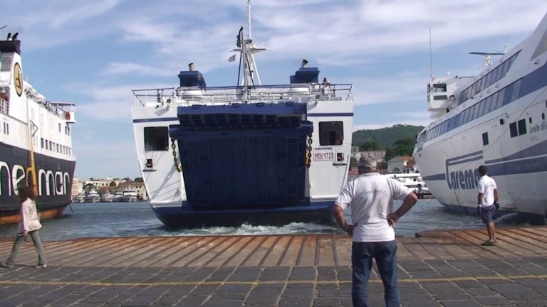 DE LUCA ELIMINA I LIMITI PER LE COMPAGNIE DI NAVIGAZIONE: SI PUO’ VIAGGIARE A PIENO CARICO