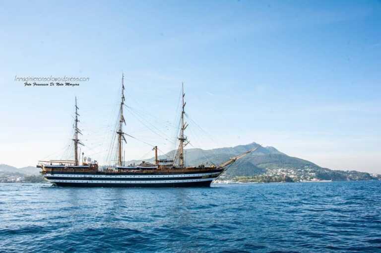 L’AMERIGO VESPUCCI OMAGGIA ISCHIA NELLA NOTTE DI S. ANNA