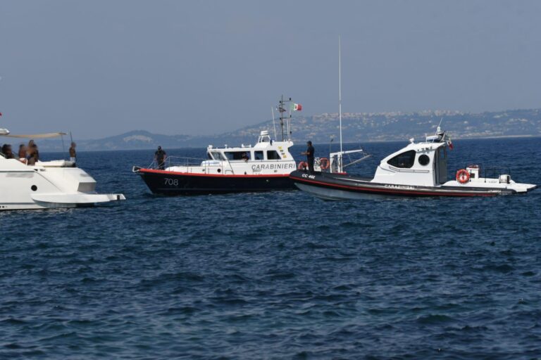 CARABINIERI SETACCIANO LE ISOLE: CONTROLLI A MARE, DROGA E ABUSIVISMO