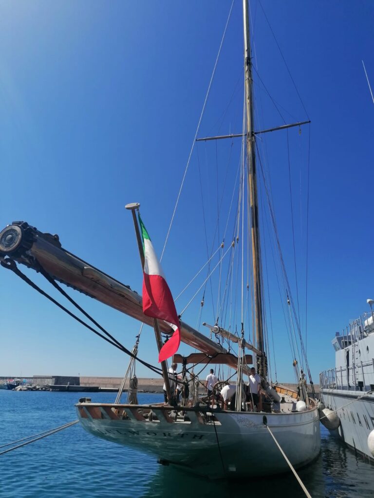 IL PORTO DI FORIO OSPITA AL N.S. “MAZZEI” E LA “LULWORTH” DELLA GUARDIA DI FINANZA