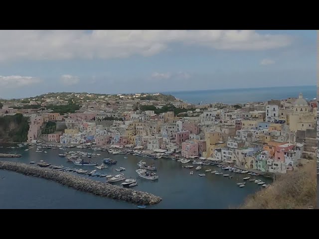 LACCO AMENO E PROCIDA AL VOTO. TENSIONE SULL’ISOLA DI ARTURO