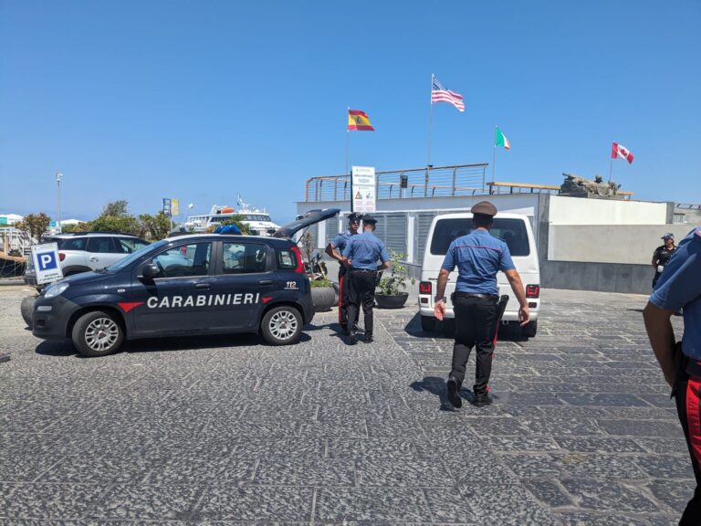 DIPORTISMO, DROGA, SICUREZZA STRADALE: CONTROLLI E SANZIONI DEI CARABINIERI A ISCHIA E PROCIDA