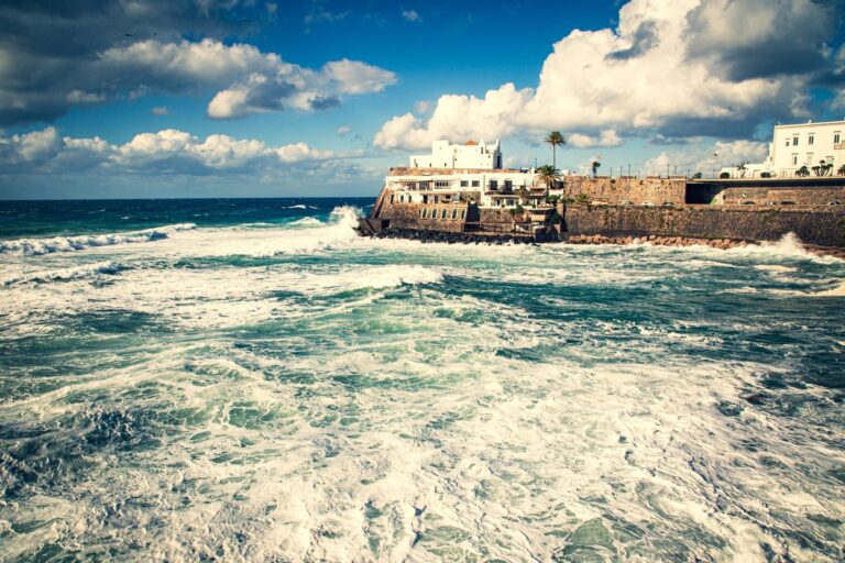 MARE D’INVERNO: SPETTACOLO A FORIO NELLE FOTO DI UMBERTO ELIA